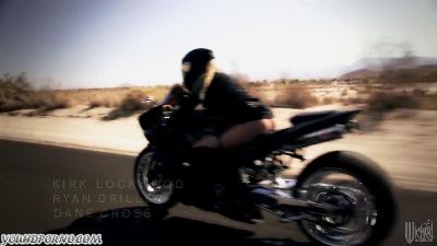 Молодой человек и его любимка. интенсивный анальный секс после порнофильма