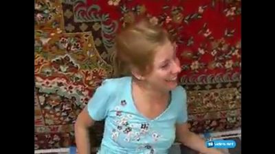 Страстный домашний секс. Негры и русская шлюшка экспериментируют вместе