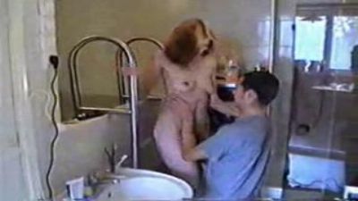 Молодая гёрл пристрастилась к члену парня в домашнем русском гей порно. жесткий отсос и анальный секс