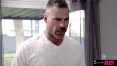 Русская молодая домашняя камера порно. От умелого минета до жесткой анальной ебли