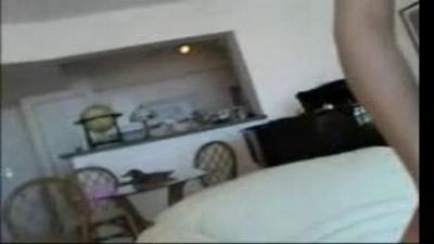 Молодые возлюбленные. Домашнее порно, оральный секс и анальное проникновение