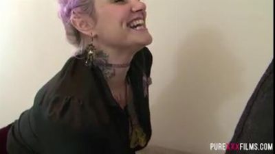 Блудство на экране. Разговорное русское домашнее порно с возлюбленной